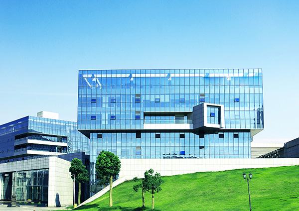 鋁合金車棚安裝完畢